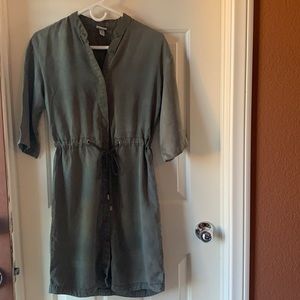 Mid sleeve Green dress.